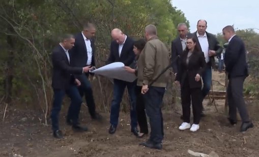 Желязков отиде по спешност в Плевен, призова за намаляване на водозагубите