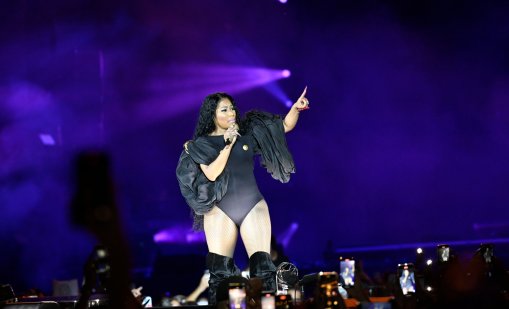 Скочиха на Ники Минаж, сподели "про-Тръмп" пост