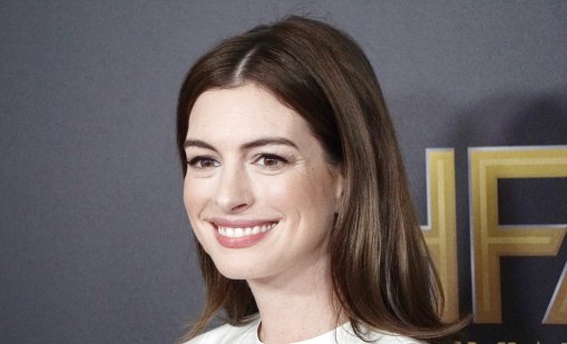 Обявиха Ан Хатауей за най-красивата на света