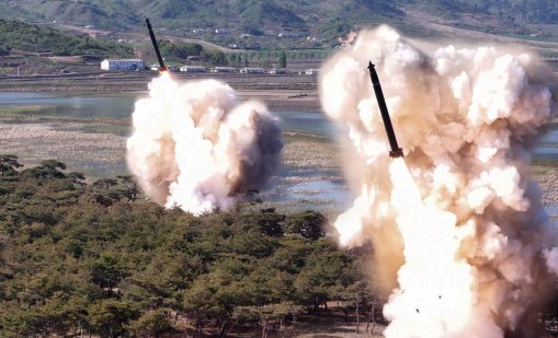 Съюзниците на Америка трябва да придобият ядрени оръжия