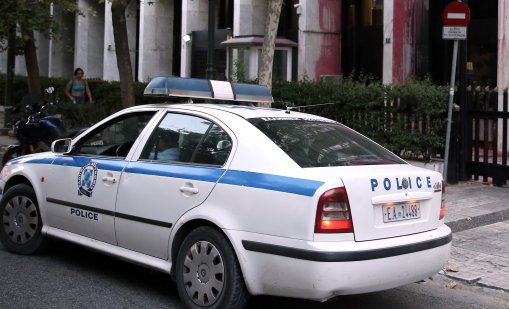 Арести в Гърция заради онлайн групи за избягване на полицейски проверки на пътя