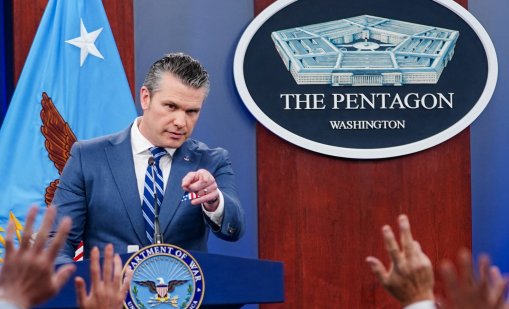 Пийт Хегсет към Иран: US армия е заредена и готова за действие 