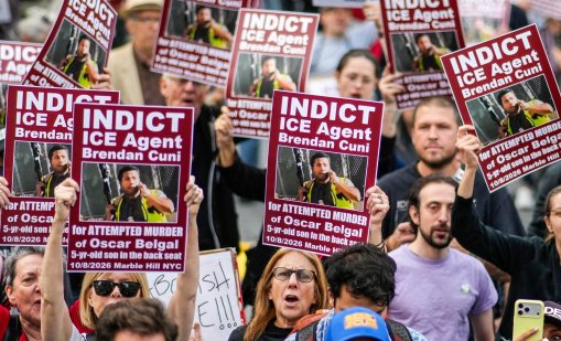 Стотици протестираха в Ню Йорк след прострелването на 28-годишен от ICE