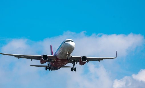 Пиянка строши стъклото на самолет в Пловдив