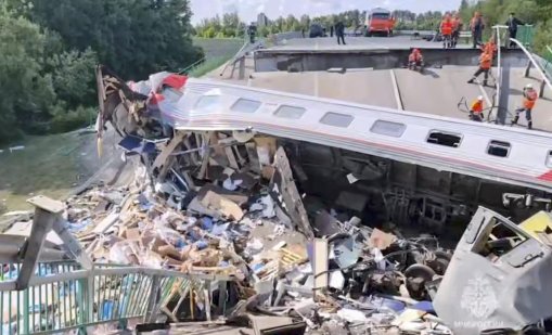 Двама загинали и над 190 ранени след историческата титла на ПСЖ СНИМКИ