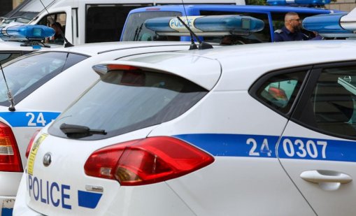 Съселяни си спретнаха бой пред строителен хипермаркет в Пазарджик