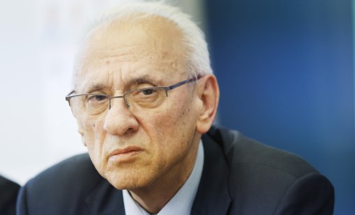 Здравният министър не знае има ли решение за нов кабинет
