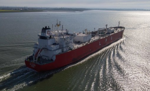 Индия ще купува втечнен природен газ от САЩ под натиска на санкции