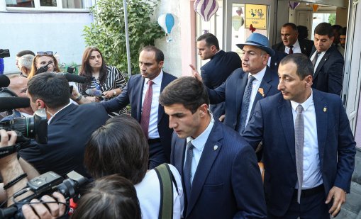 Партията на премиера Никол Пашинян излиза начело след парламентарните избори в Армения