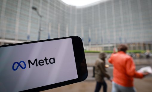 Иран заплаши за атакува Apple, Google и Meta