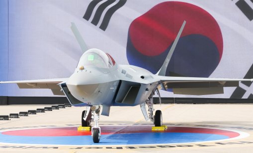 Южна Корея влиза в нова ера с изтребителя KF-21