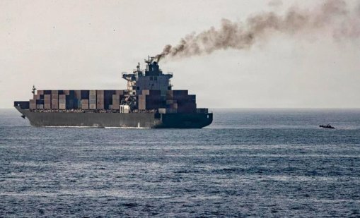 Морски пехотинци на САЩ взеха на абордаж търговски кораб в Арабско море