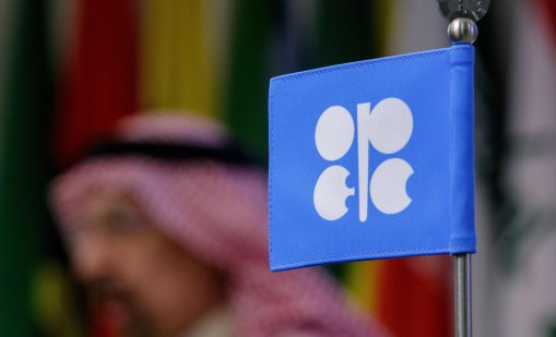 Песков: Русия няма планове да напуска ОПЕК+