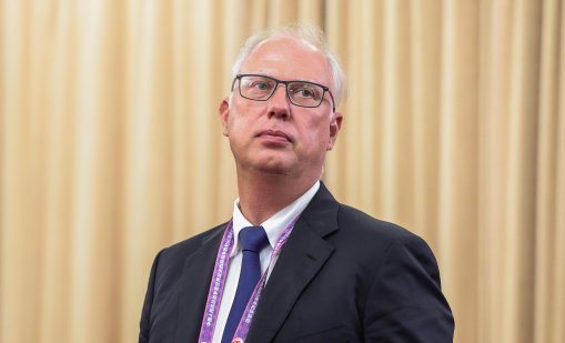 Как финансовият човек на Путин измами най-добрите дипломати на Тръмп