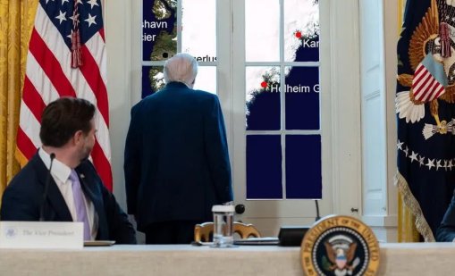 Белият дом публикува как Тръмп съзерцава Гренландия 