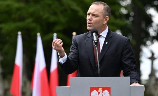 Руската заплаха не успя да заглуши историческия спор между Полша и Украйна