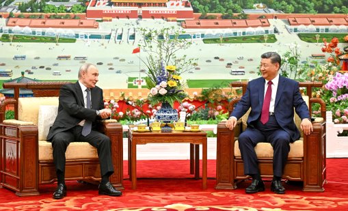Путин и Си хапнаха патица по пекински на фона на "Лебедово езеро"