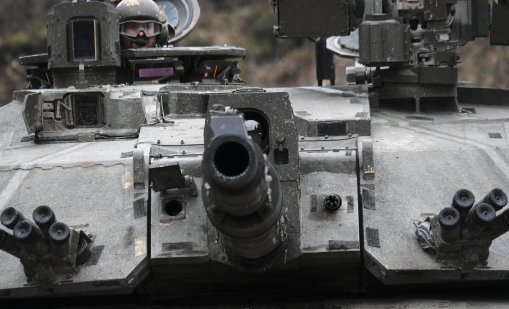 Проблемната британска програма Challenger 3 е изправена пред нови забавяния