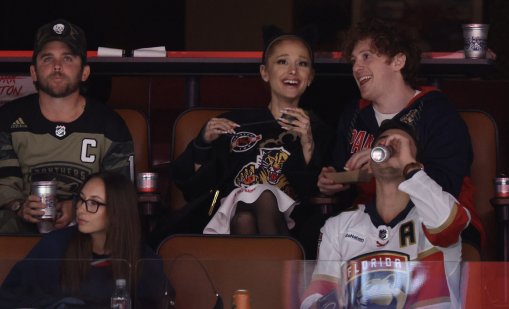 Ариана Гранде и Итън Слейтър не са пред раздяла, просто пазят личния си живот