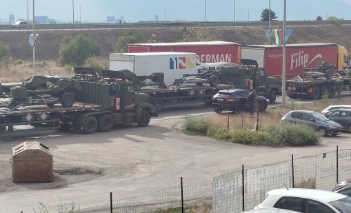 Военен конвой и "Ягуар" се сблъскаха на "Ботевградско шосе" в София