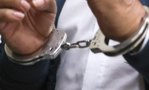 Изверги измъчвали до смърт дъщеря си заради чат с момче