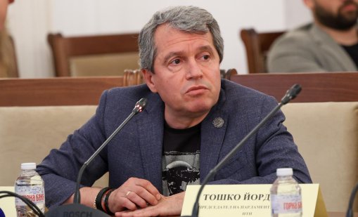 Тошко Йорданов се обяснява: Не може специализант да получава повече от обучаващия го специалист
