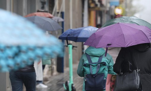 Студено, мъгливо и дъждовно ще е времето утре