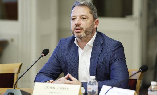 Делян Добрев: Всички са се снишили, Тръмп освободи Венецуела 