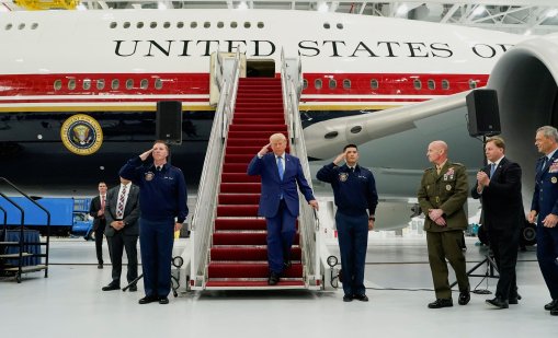 Новият Air Force One на Тръмп за $400 млн: Златен джъмбо джет и много лукс СНИМКИ/ВИДЕО