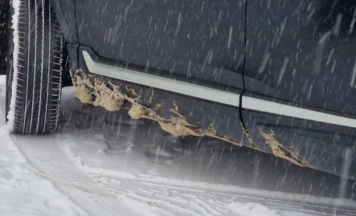 Сняг вали по високите части на област Смолян