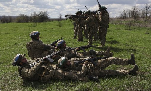 Невидимият враг на фронта: Бактерии, срещу които лекарствата не действат