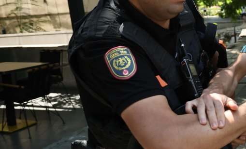 Бременна жена падна от балкон, арестуваха съпруга ѝ