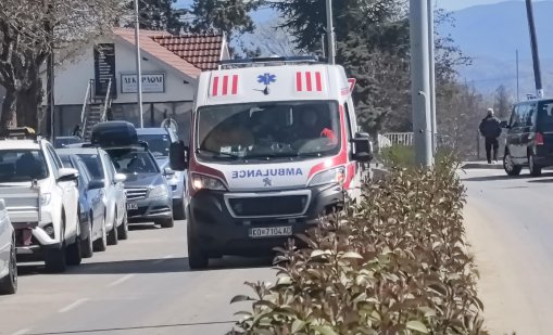 Бебе на почти две години падна от втория етаж в Перник