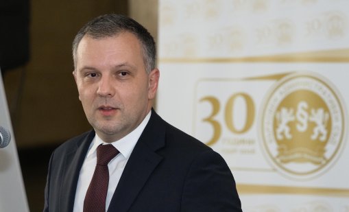 Министърът Найденов поиска Емилия Русинова да бъде отстранена от длъжност