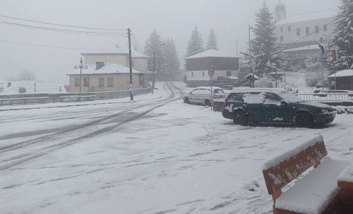 Сняг изненада шофьорите на проходите "Превала" и "Пампорово"