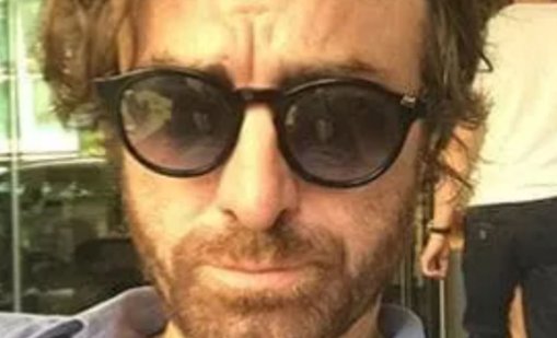 По време на снимки почина асистент-режисьорът на хитовия сериал „Емили в Париж"