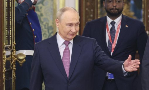 Историческа мания: Путин е обсебен от средновековните князе и битки, през които пренаписва миналото на Русия