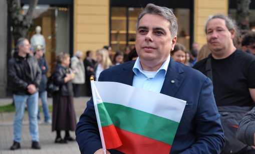 Асен Василев: Важно е да не гласуваме за модела на постната пица