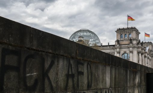 Обратно към ГДР: Източногерманците се съмняват, че обединението си е струвало