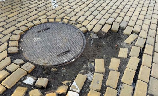 Столична община проверява сигнала за жълтите павета