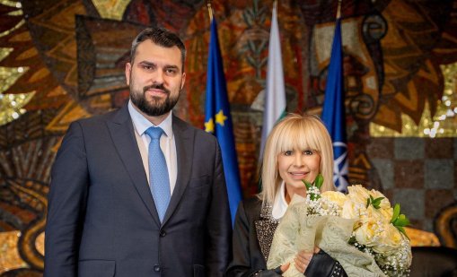 Наградиха Лили Иванова със &ldquo;Златна лаврова клонка&ldquo; на МВнР