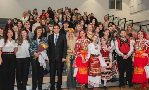 Милена Милотинова представи в Лондон филма "Магията на българското хоро"