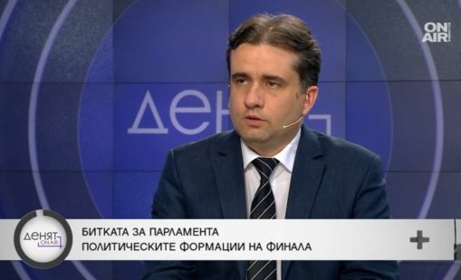 Божанов: Сарафов се скри под масата