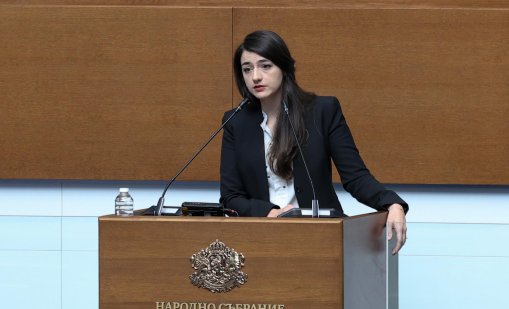 Учредител на ПП: Лена Бориславова дърпа конците в Столичната община