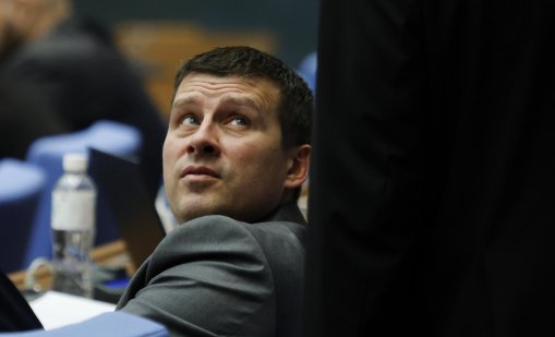 Пак схватки в парламента: "Възраждане" скочиха на Ивелин Михайлов 
