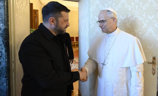 Папата прие Зеленски в резиденцията си в Кастел Гандолфо