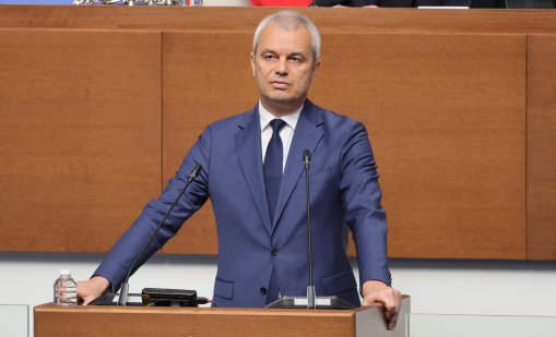 Костадинов притеснен от евентуалното теглене на нов дълг