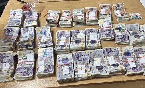 Митничари спипаха 50 000 британски лири във въздуховод на камион