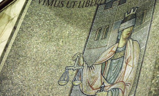 Поискаха задържане под стража за четиримата имотни измамници