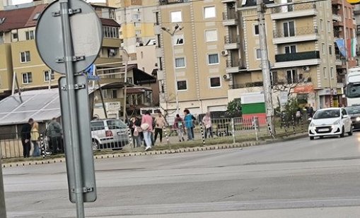 Мъж загина, след като се заби в метростанция "Бели Дунав"